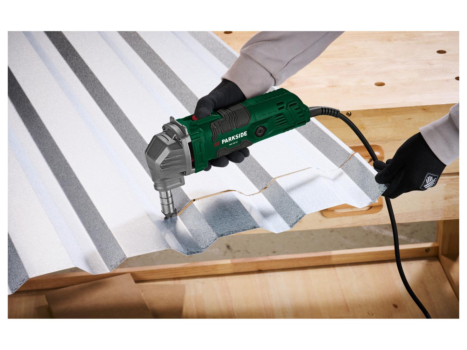 ParkSide PMK 550 A1 / B1elektromos 550W lemezvágó gép, kézi lemezkivágó max. 2,5mm lemezhez