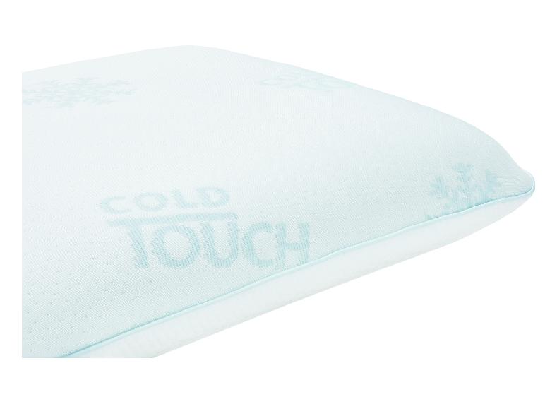 Oreiller avec l'inscription «COLD TOUCH» et des motifs de flocons de neige.