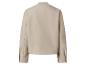 Beige kort wollen jasje met lange mouwen.