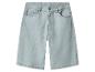 Short en jean bleu clair avec poches et fermeture boutonnée