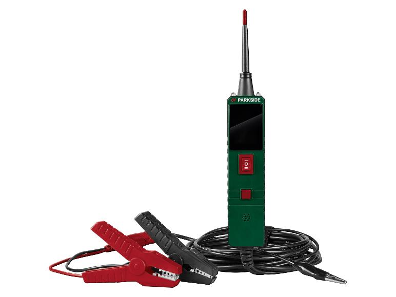 Een groene en zwarte elektrische circuittester met rode en zwarte klemmen, op een witte achtergrond.
