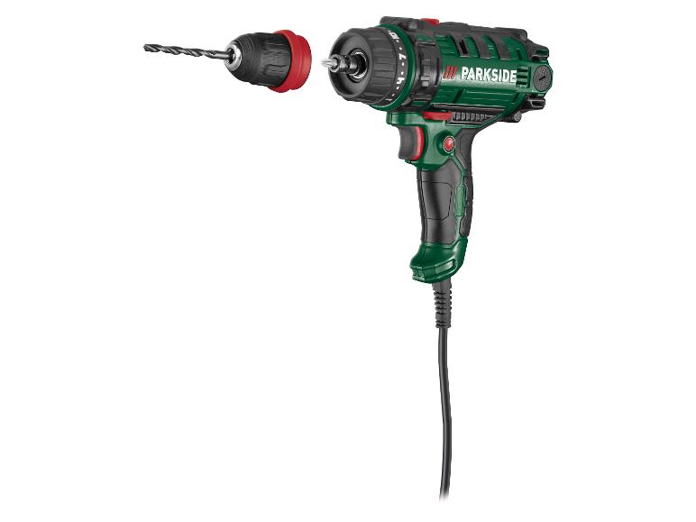 Perceuse électrique verte et noire avec un mandrin séparé et un foret.