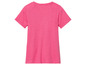 Een roze T-shirt met korte mouwen.