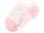 Roze sok met witte strepen.