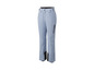 Pantalon de ski bleu clair avec des accents noirs.