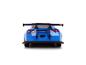 Blauwe speelgoedauto met grote spoiler, van achteren gezien
