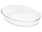 Un plat à four ovale en verre.