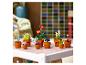 Collection botanique Lego avec cactus et fleurs en pot sur une table.