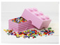 Een roze LEGO opbergdoos met LEGO-stenen