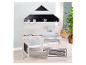 Cuisine d'enfant Roba en bois clair avec des accents gris.
