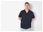 Herenshirt met reverskraag en gestreepte broek.