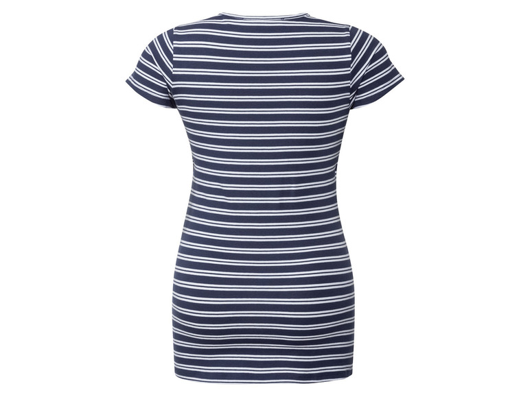 Une robe à rayures à manches courtes.