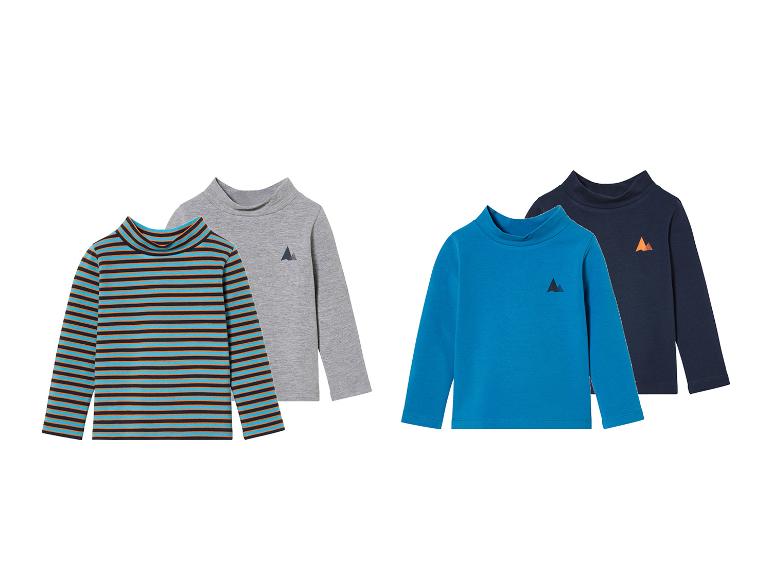 Trois t-shirts à manches longues pour garçons avec rayures, gris et bleu.