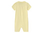 Een gele romper met korte mouwen voor baby's.