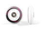 Twee witte inline skate wielen met roze details.