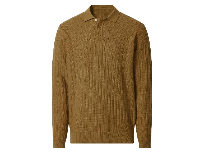 Polo marron en maille côtelée à manches longues avec trois boutons.