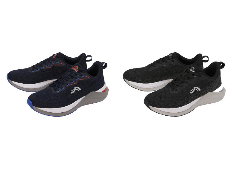 Twee paar sportschoenen: donkerblauw met oranje en blauwe accenten en zwart met witte en grijze details.