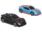 Deux voitures jouets, une bleue avec de l'orange et une noire avec du rouge et du bleu.