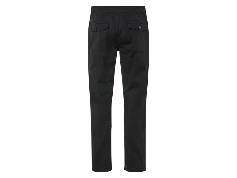 Pantalon noir avec des poches arrière.