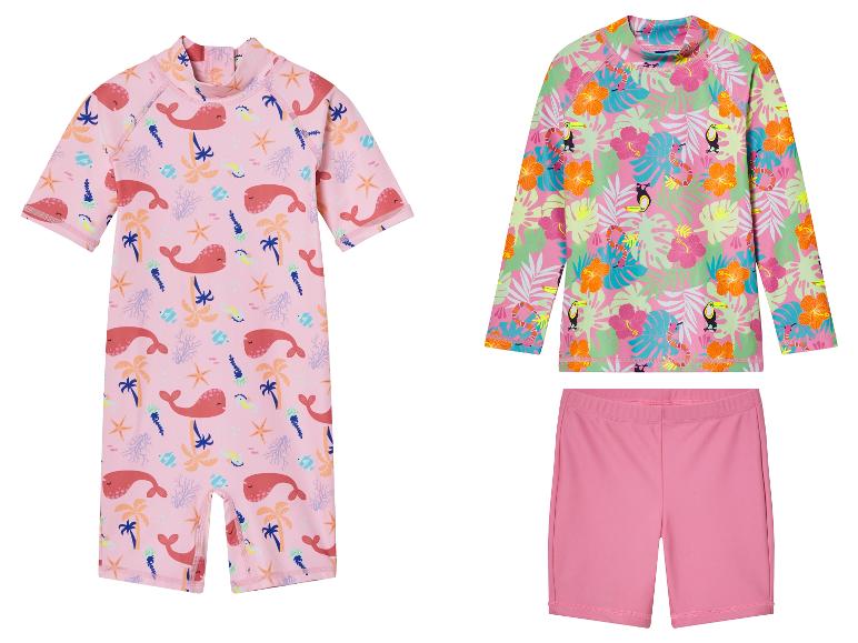 Maillots de bain enfant : un modèle baleines, un autre toucans tropicaux.