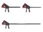Trois serre-joints de barres noirs et rouges de différentes tailles sur fond blanc.