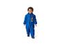 Een lachend kind draagt een blauw Paw Patrol skipak.