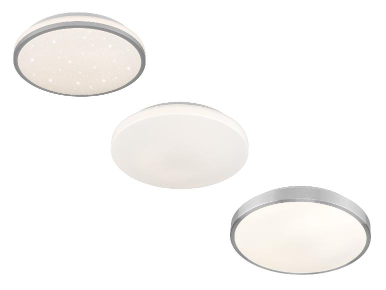 Trois plafonniers ronds de styles variés, dont un avec effet étoiles.