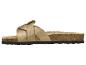 Gouden sandalen met gevlochten bandjes en kurkzool.