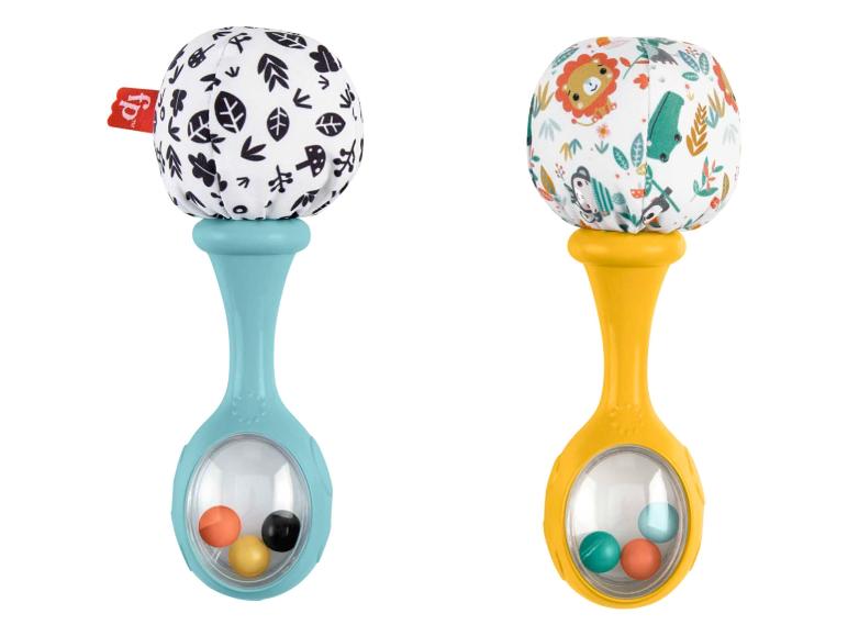 Deux hochets Fisher-Price avec des têtes en tissu, l'un à motifs de feuilles noir et blanc, l'autre à motifs d'animaux colorés.
