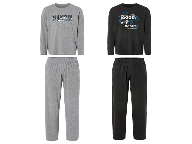 Twee sets pyjama's voor heren, een grijze met 'MANDO!' print en een zwarte met 'Pretty good at bad decisions' print.