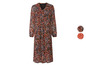 Lange, zwarte jurk met bloemenprint.