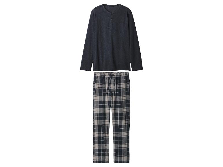 Herenpyjama met een donkergrijs Henley-shirt en geruite broek.