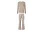 Pyjama beige avec haut à manches longues et pantalon fleuri