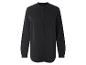 Une chemise noire à manches longues avec des boutons.