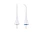 Twee witte opzetstukken voor waterflosser, één recht en één gebogen, met gekleurde ringen.