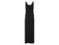 Robe longue noire à bretelles.