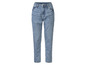 Een paar blauwe jeans.