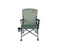 Een groene vouwstoel met armleuningen en een bekerhouder van het merk Tambu.