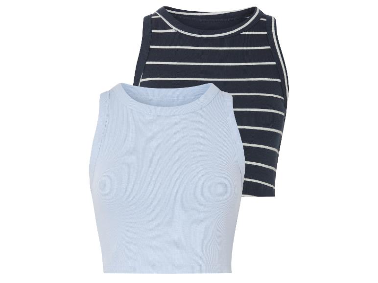 Twee topjes: een effen lichtblauw en een donkerblauw met strepen.