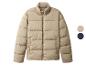 Een beige pufferjack met rits en twee kleurstaaltjes.