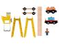 Houten speelgoed, waaronder een kraan, treinrails, wagons en een figuur.