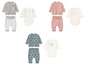 Vêtements pour bébés avec des imprimés d'éléphants, de girafes et de lions