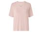 Een lichtroze T-shirt met V-hals