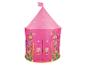 Tente de jeu rose pour enfants en forme de château avec motifs de fleurs et papillons.