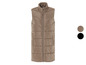 Een lange, beige gewatteerde vest