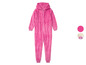 Un pyjama rose à capuche.