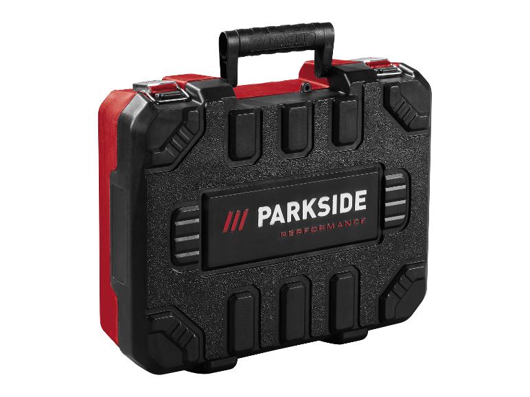 Zwarte en rode Parkside Performance gereedschapskoffer.