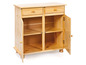 Een houten kast met twee laden en twee deuren.
