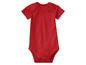 Een rood babypakje met korte mouwen.