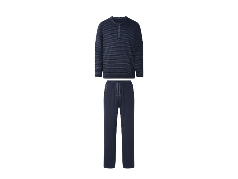 Donkerblauwe pyjama met gestreept shirt met lange mouwen en effen broek.